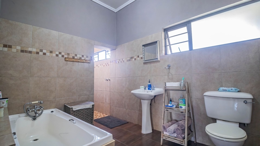 4 Bedroom Property for Sale in Vincent Eastern Cape